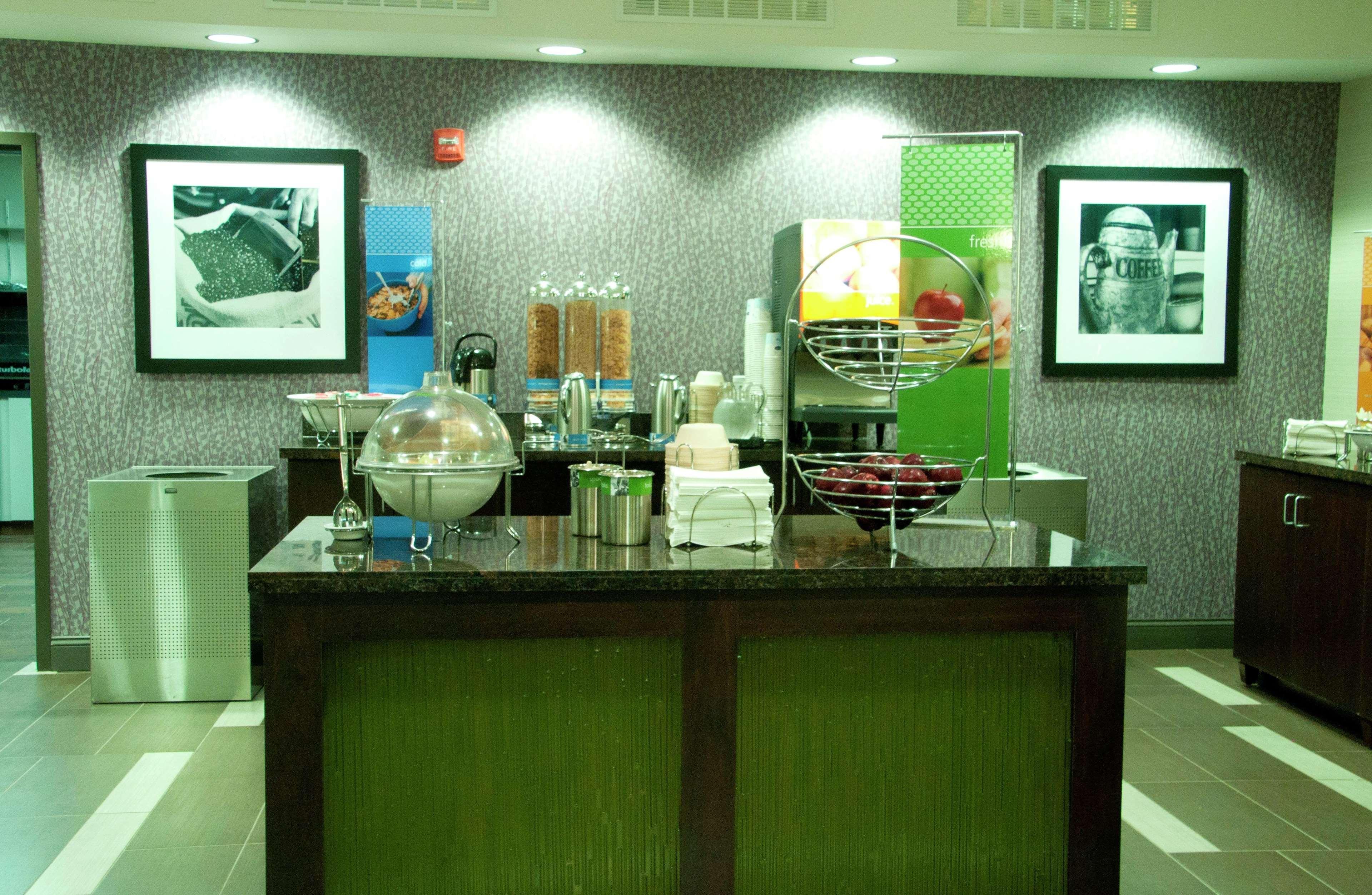 Hampton Inn By Hilton Leesville Fort Johnson Esterno foto