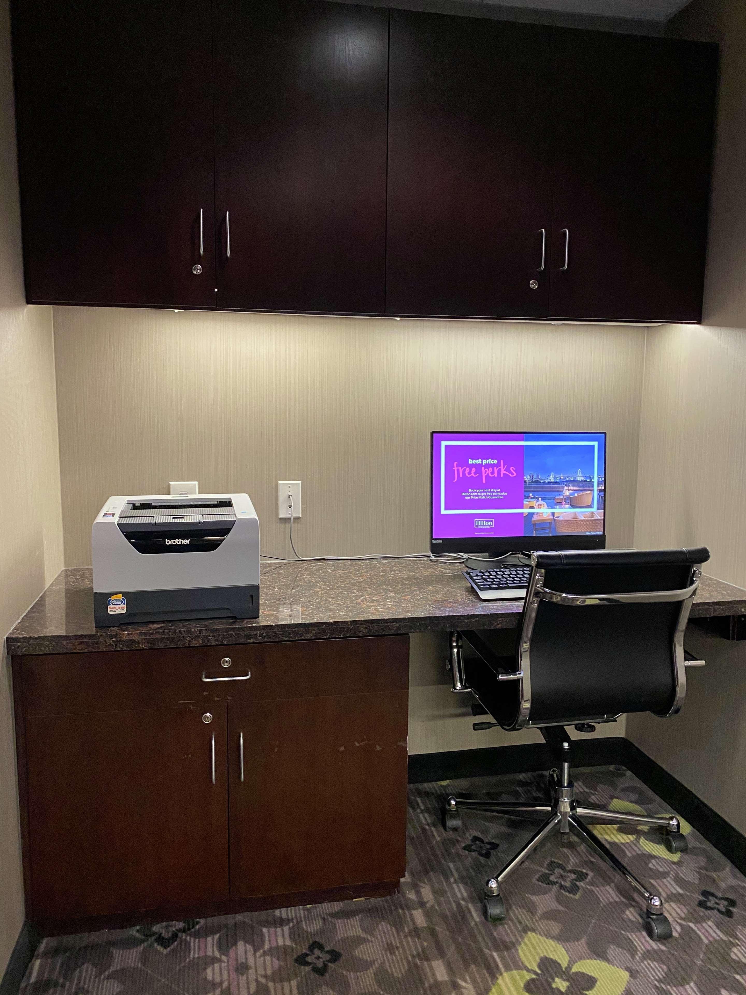 Hampton Inn By Hilton Leesville Fort Johnson Esterno foto
