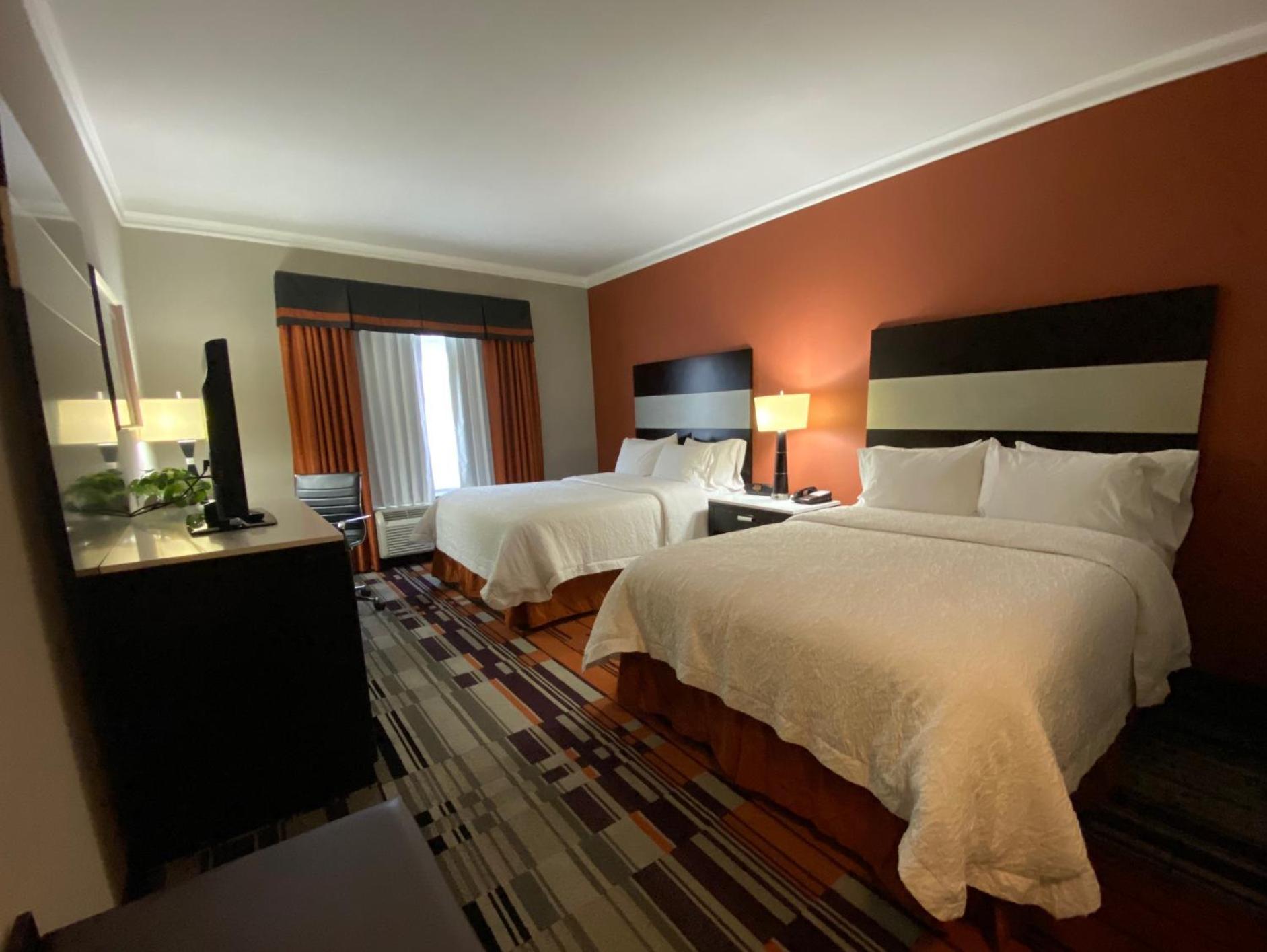 Hampton Inn By Hilton Leesville Fort Johnson Esterno foto