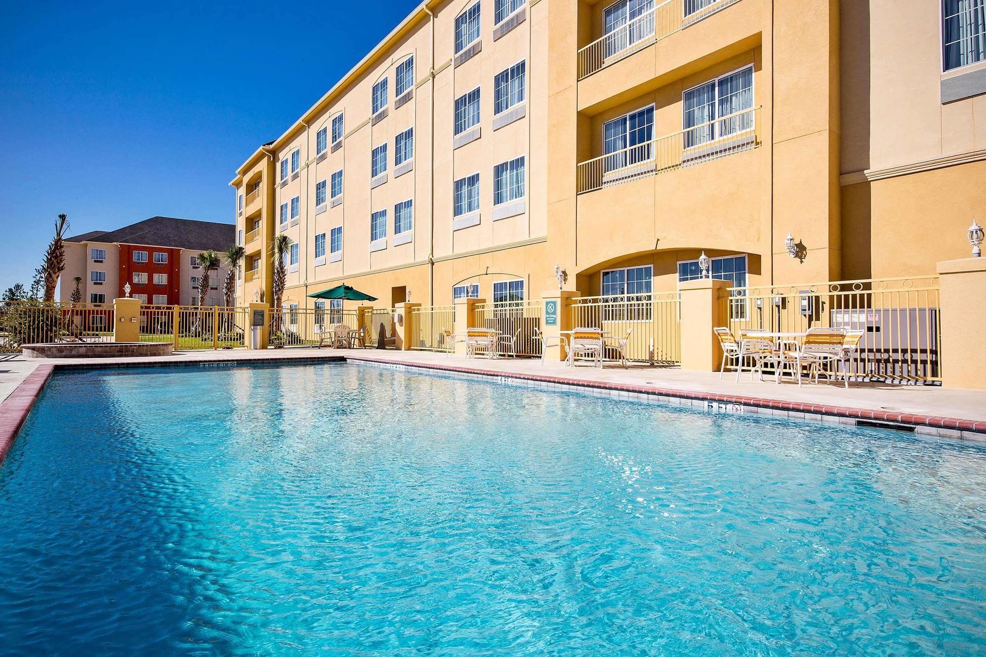 Hampton Inn By Hilton Leesville Fort Johnson Esterno foto